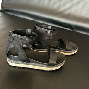 Girl’s Sophie 17 sandals.  Worn once. Size 3.